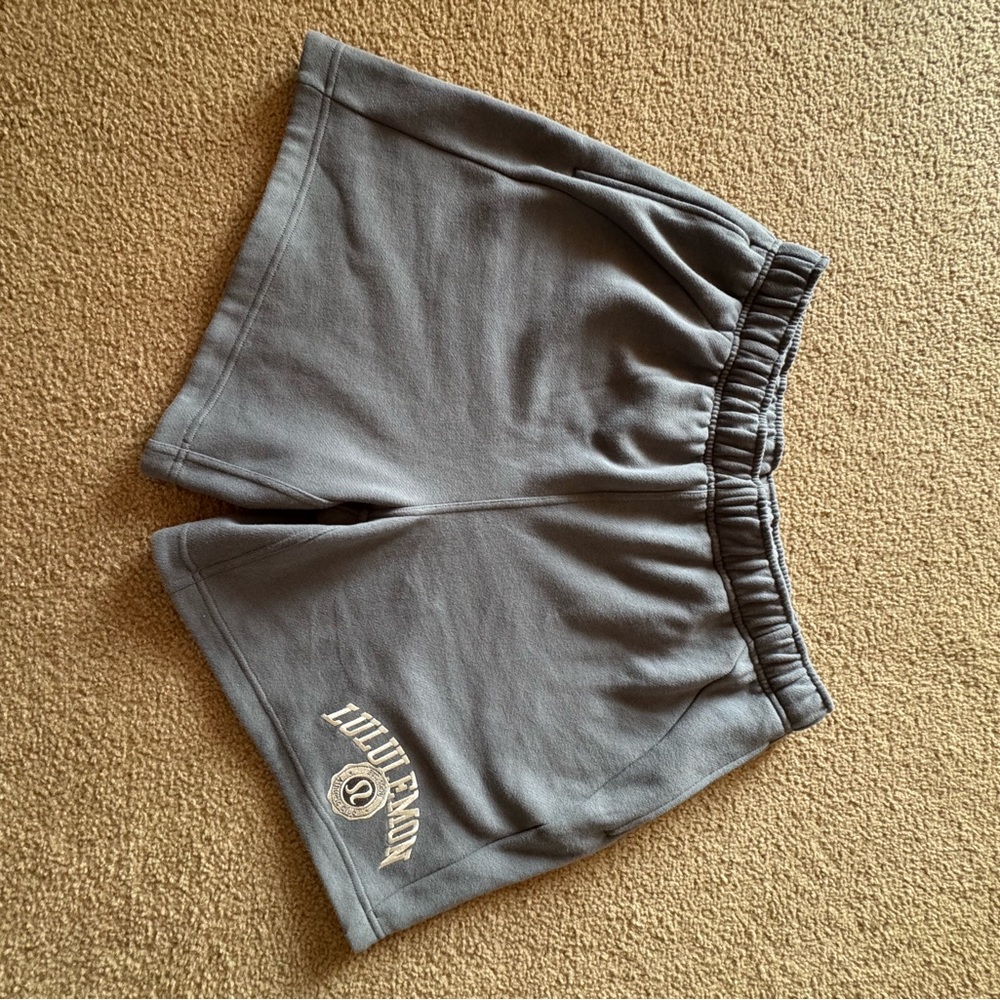 Womens lululemon athletica Charcoal Scuba Mid-Rise Oversized Short.